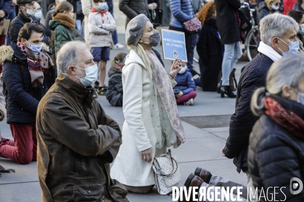 Rassemblement catholique et prière de rue à Bordeaux pour demander l autorisation de la messe dominicale