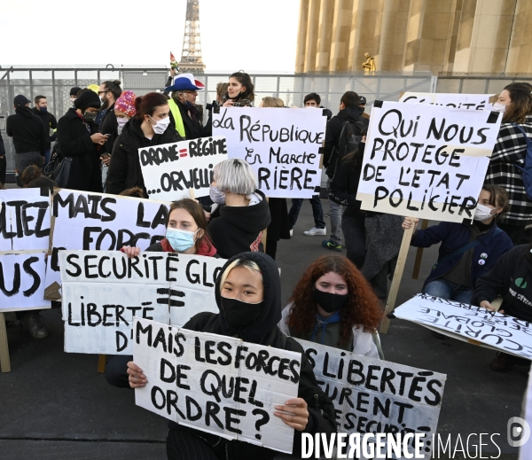 Manifestation contre le projet de loi SECURITE GLOBALE PPL, Demonstration against new security law project against freedom of information.