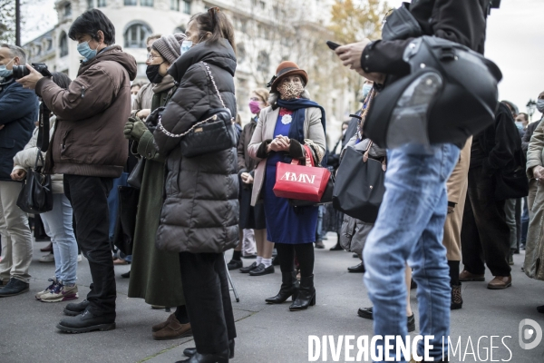 Prières de rue devant l église Saint-Augustin