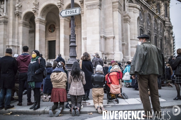 Prières de rue devant l église Saint-Augustin