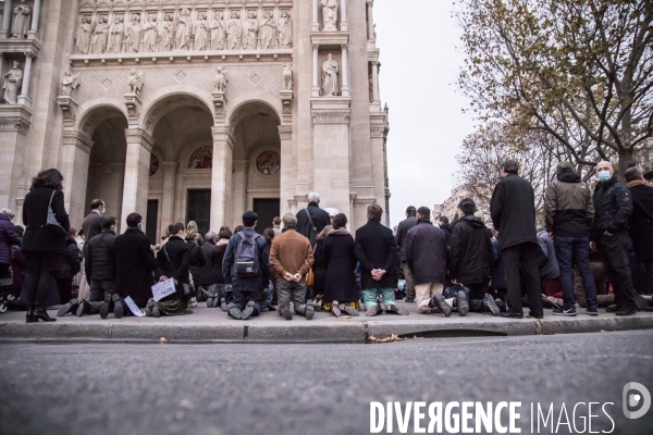Prières de rue devant l église Saint-Augustin