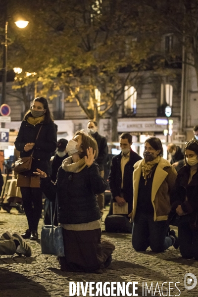 Prières de rue devant l église Saint-Sulpice