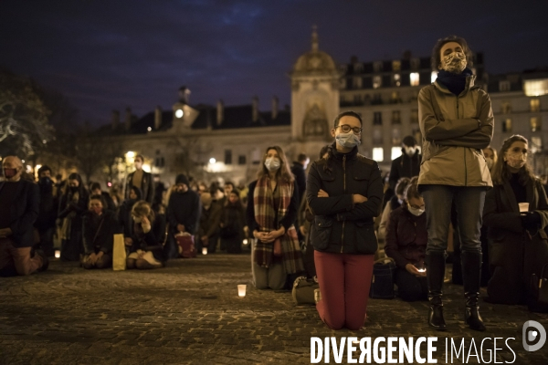 Prières de rue devant l église Saint-Sulpice