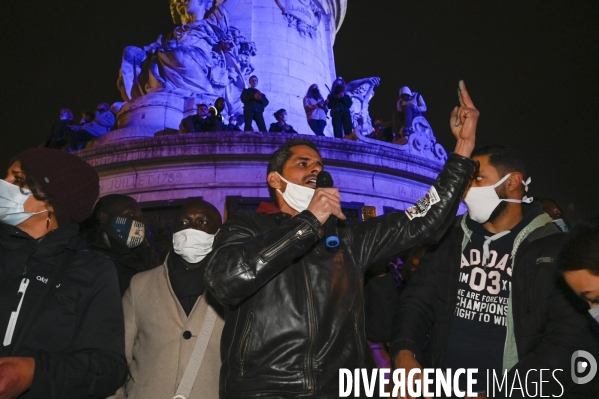 Rassemblement en soutien aux migrants expulsés la veille de la Place de la République.