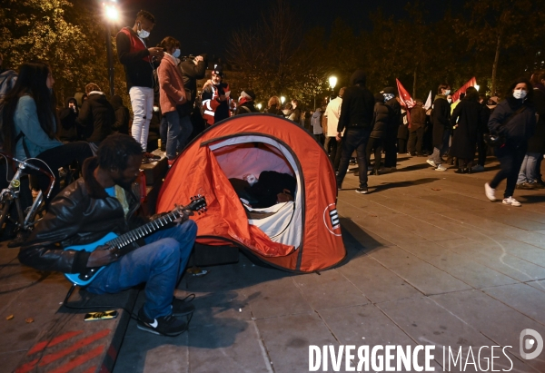 Rassemblement en soutien aux migrants expulsés la veille de la Place de la République.