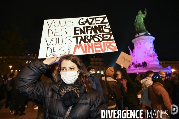 Rassemblement en soutien aux migrants expulsés la veille de la Place de la République.