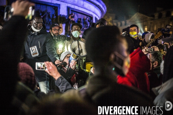 Rassemblement en soutien aux refugies a la rue.