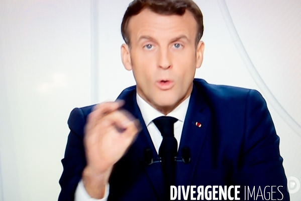 Emmanuel Macron. Discours télévisé sur l épidémie de coronavirus.