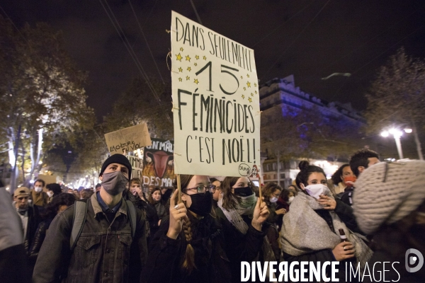 Marche de la nuit féministe à Marseille.
