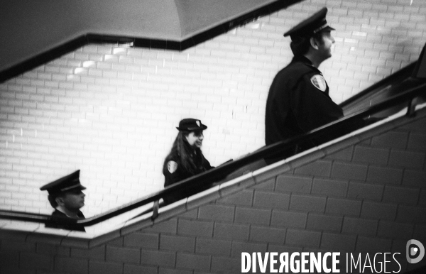 Années 80  : Patrouilles de police dans le métro parisien