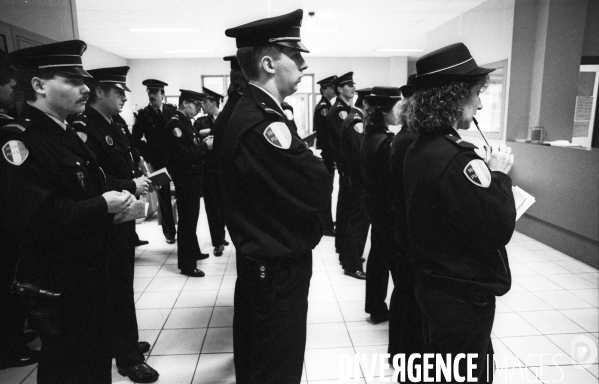 Années 80  : Patrouilles de police dans le métro parisien