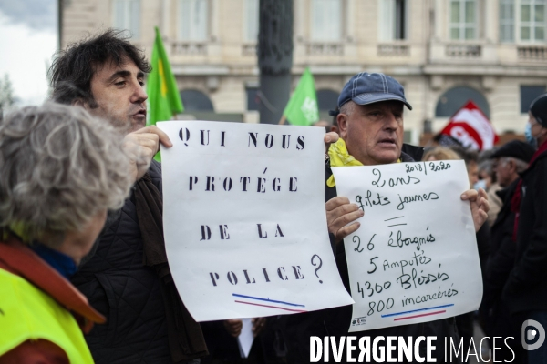 Manifestation contre les «lois liberticides» à Marseille