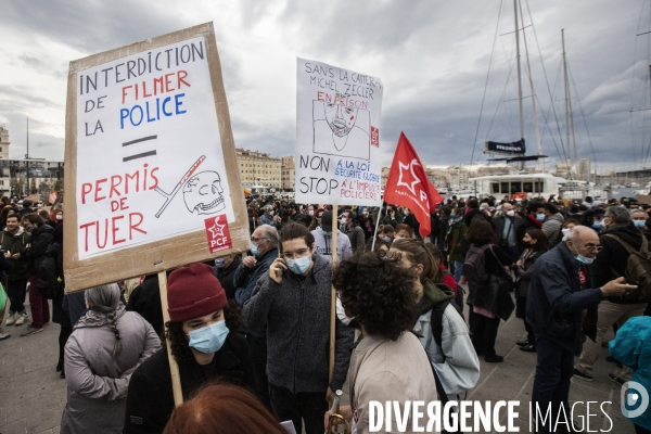 Manifestation contre les «lois liberticides» à Marseille