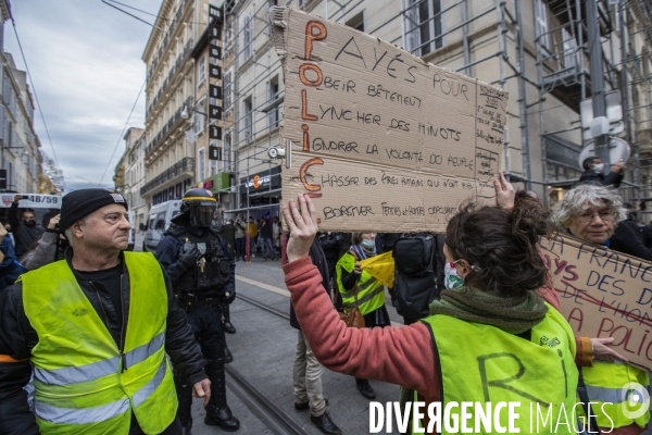 Manifestation contre les «lois liberticides» à Marseille