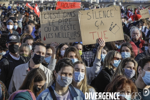 Manifestation à BORDEAUX contre l article 24 et la loi de Sécurité globale.