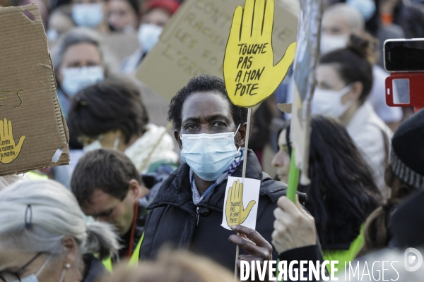 Manifestation à BORDEAUX contre l article 24 et la loi de Sécurité globale.