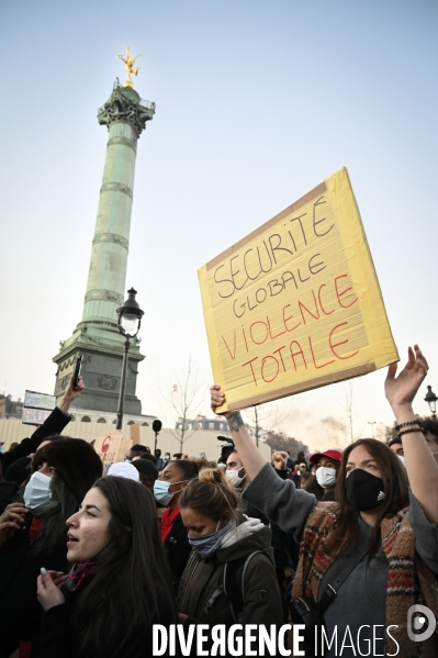 Manifestation contre le projet de loi SECURITE GLOBALE PPL, la marche des libertés du 28 novembre 2020. Demonstration against new security law project against freedom of information.