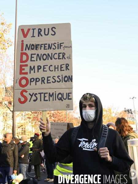 Manifestation contre le projet de loi SECURITE GLOBALE PPL, la marche des libertés du 28 novembre 2020. Demonstration against new security law project against freedom of information.