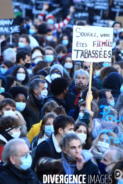 Manifestation parisienne contre la loi sécurité globale