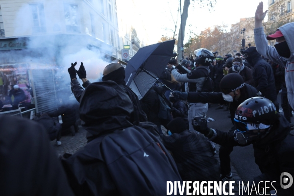 Manifestation parisienne contre la loi sécurité globale