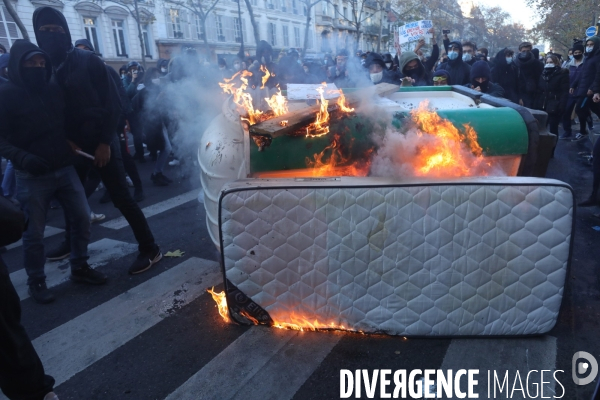 Manifestation parisienne contre la loi sécurité globale