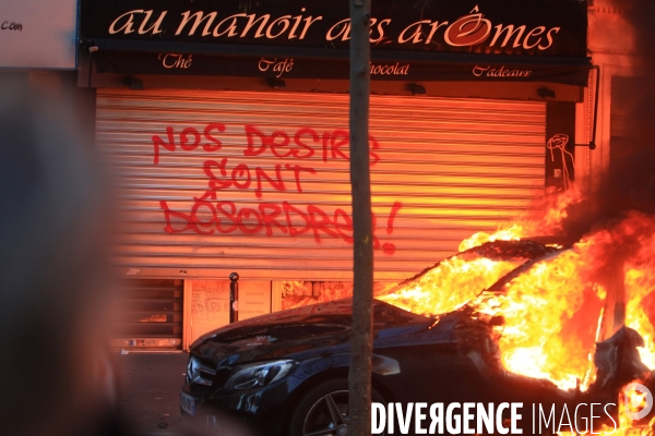 Manifestation parisienne contre la loi sécurité globale