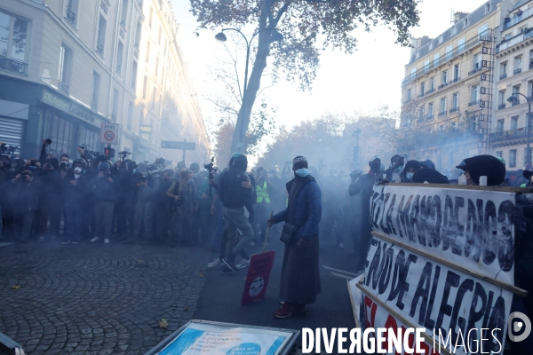 Manifestation parisienne contre la loi sécurité globale