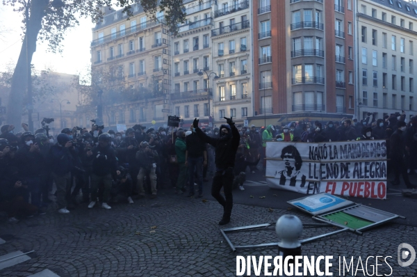Manifestation parisienne contre la loi sécurité globale