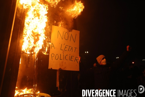 Manifestation parisienne contre la loi sécurité globale