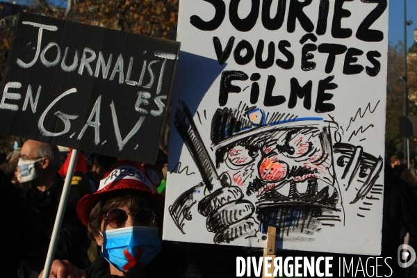 Manifestation parisienne contre la loi sécurité globale