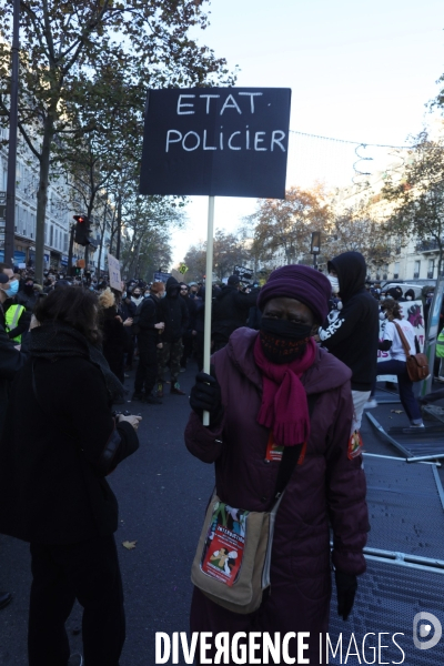 Manifestation parisienne contre la loi sécurité globale