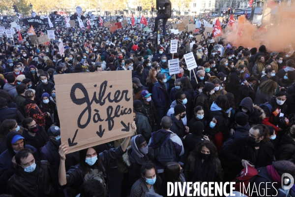 Manifestation parisienne contre la loi sécurité globale