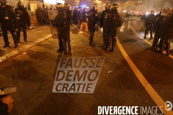 Manifestation parisienne contre la loi sécurité globale