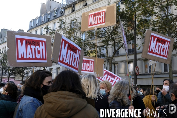 Paris Match et Le Monde manifeste pour la liberté d informer.