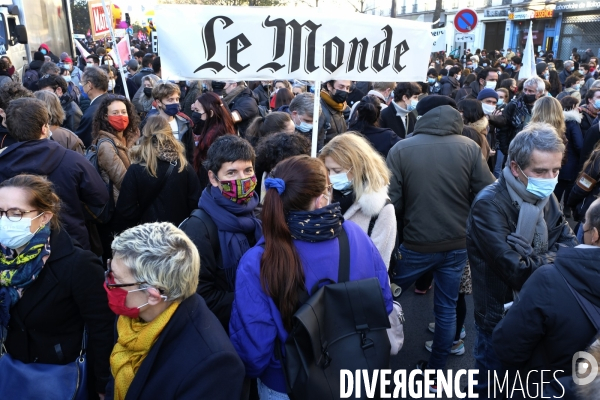 Paris Match et Le Monde manifeste pour la liberté d informer.