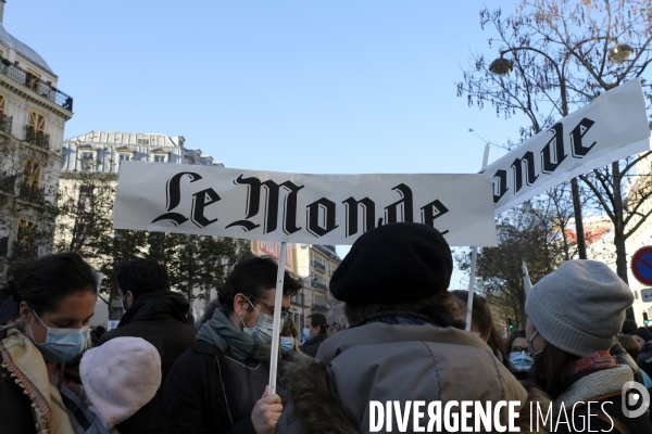 Paris Match et Le Monde manifeste pour la liberté d informer.
