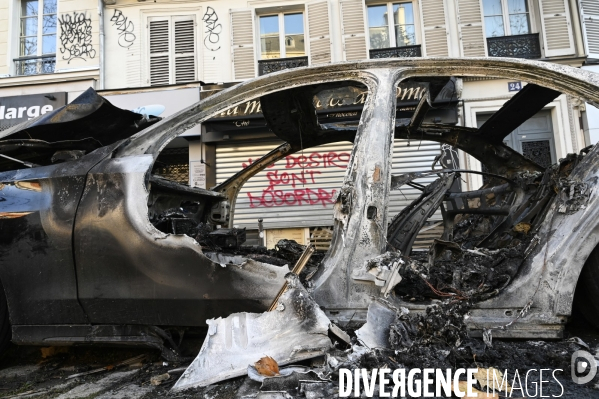 Dégradations en marge de la manifestation contre le projet de loi SECURITE GLOBALE, la Marche des libertés du 28 novembre 2020. Demonstration against new security law project against freedom of information.