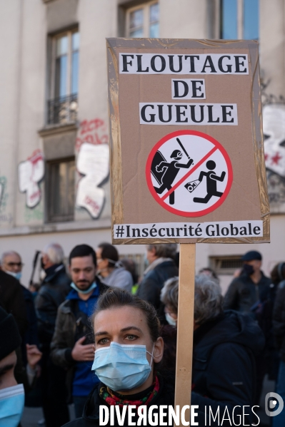 Manifestation contre la loi  sécurité globale .