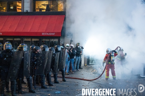 Manifestation contre la loi  sécurité globale .