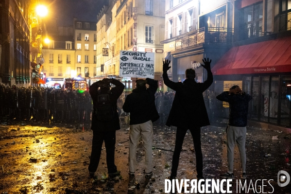 Manifestation contre la loi  sécurité globale .