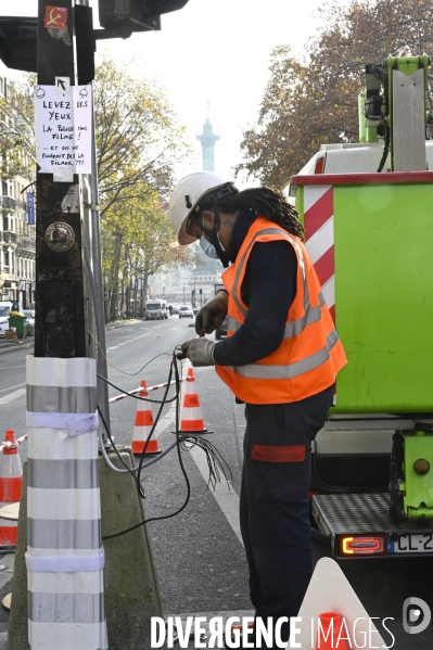 Dégradations en marge de la manifestation contre le projet de loi SECURITE GLOBALE, la Marche des libertés du 28 novembre 2020. Demonstration against new security law project against freedom of information.