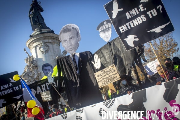 Manifestation contre la loi  Sécurité globale  et son article 24 entre République et Bastille à Paris