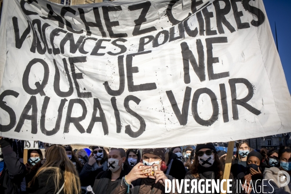 Manifestation contre la loi  Sécurité globale  et son article 24 entre République et Bastille à Paris