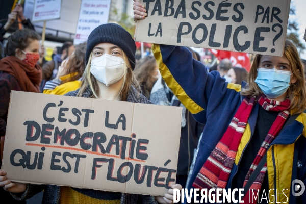 Manifestation contre la loi  Sécurité globale  et son article 24 entre République et Bastille à Paris