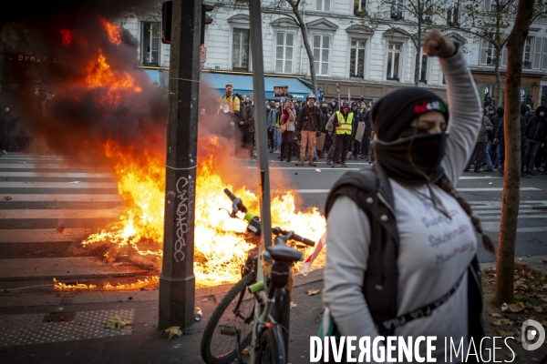 Manifestation contre la loi  Sécurité globale  et son article 24 entre République et Bastille à Paris