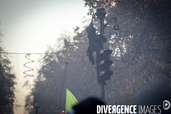 Manifestation contre la loi  Sécurité globale  et son article 24 entre République et Bastille à Paris