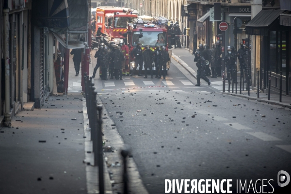 Manifestation contre la loi  Sécurité globale  et son article 24 entre République et Bastille à Paris