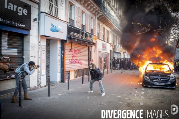 Manifestation contre la loi  Sécurité globale  et son article 24 entre République et Bastille à Paris