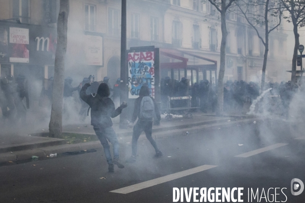 Manifestation contre la loi  Sécurité globale  et son article 24 entre République et Bastille à Paris