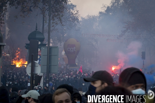 Manifestation contre la loi  Sécurité globale  et son article 24 entre République et Bastille à Paris